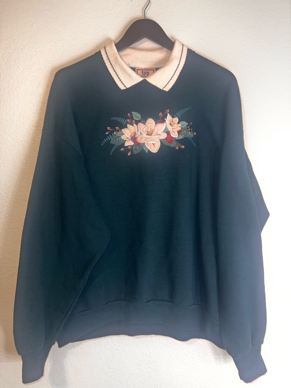 Dark green Top Stitch Pullover Sweatshirt with Cream Collar & Floral Embroidery